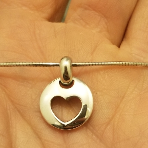 Tiffany & Co. Stencil Heart pendant necklace - Picture 5 of 11